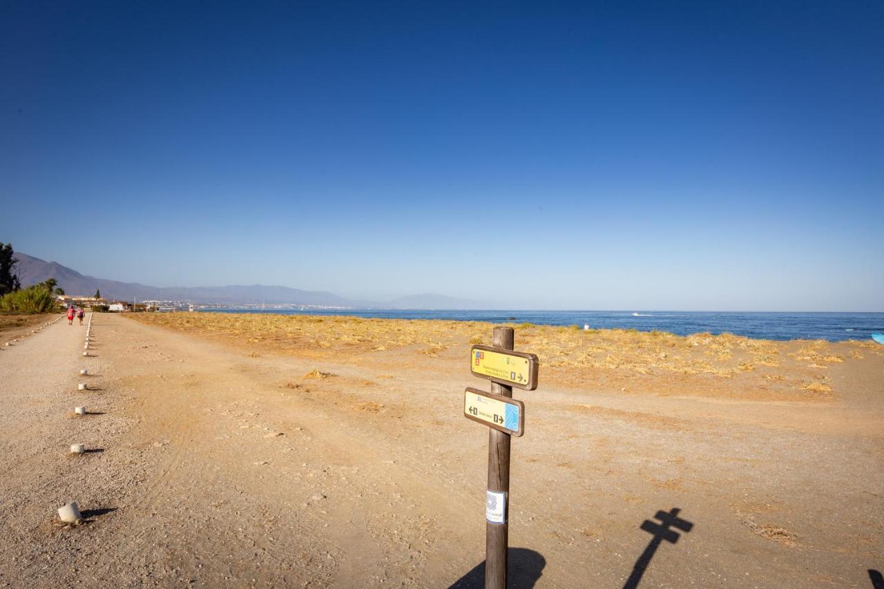 Relax At Premium Beach Flat - Aldea Beach Манилва Экстерьер фото