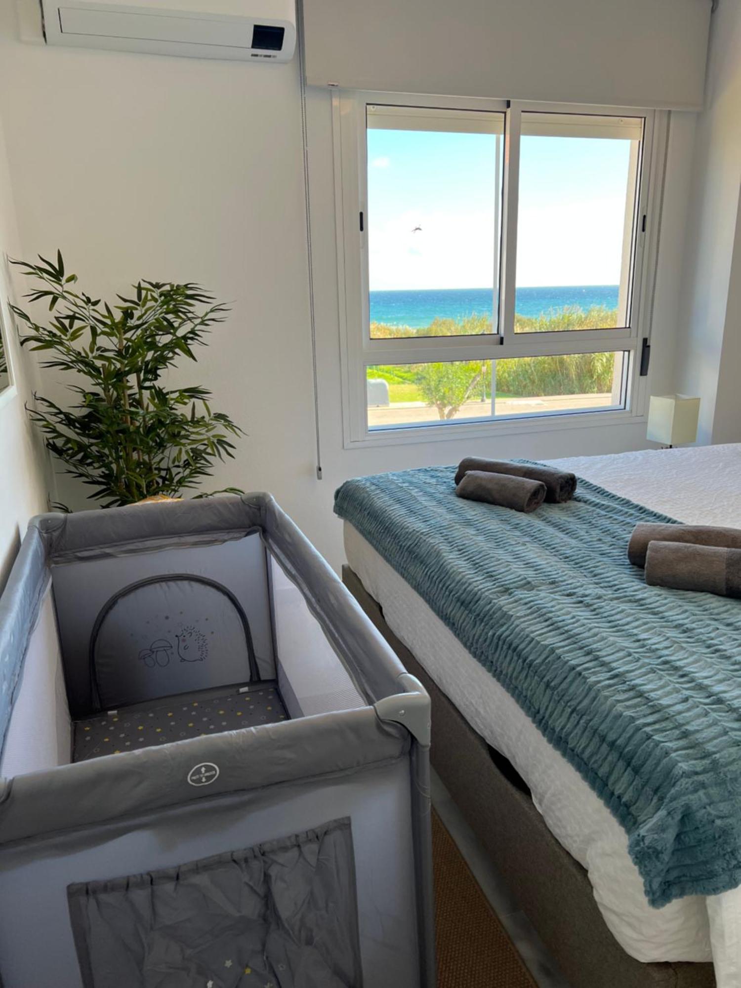 Relax At Premium Beach Flat - Aldea Beach Манилва Экстерьер фото