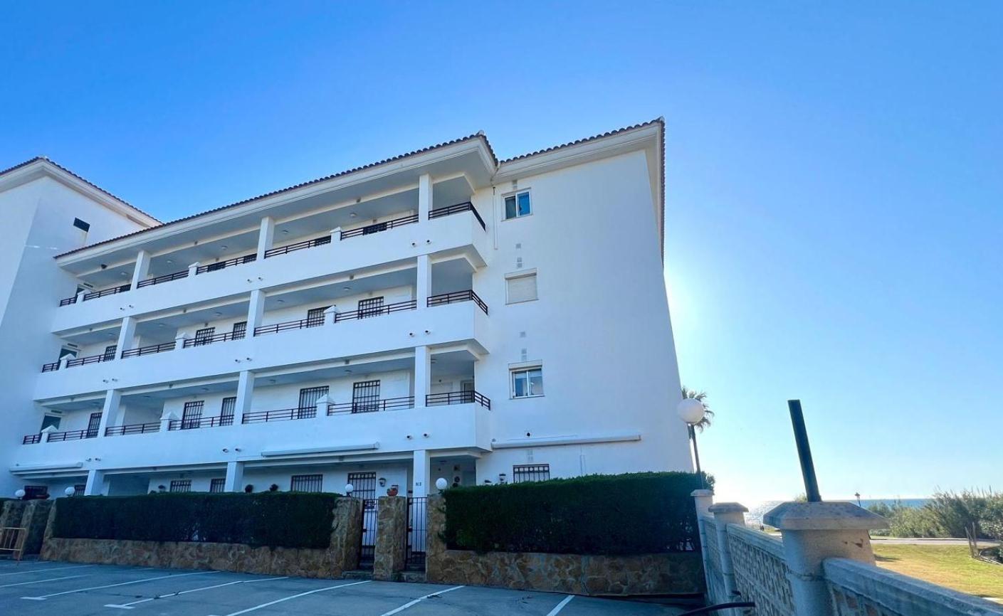 Relax At Premium Beach Flat - Aldea Beach Манилва Экстерьер фото